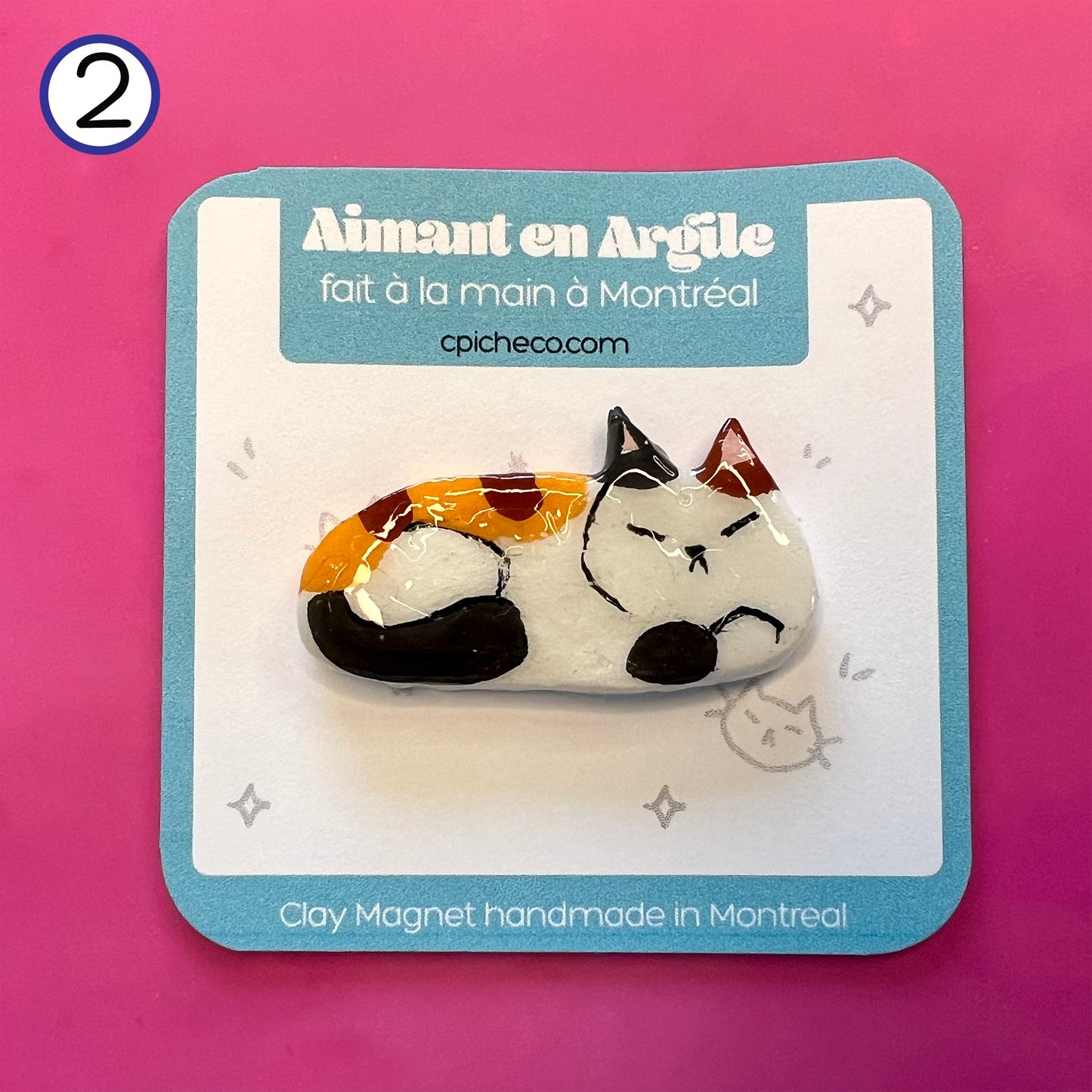 Clay Cats Pins or Magnets -  Aimants ou Épinglette en format de chat fait en Argile