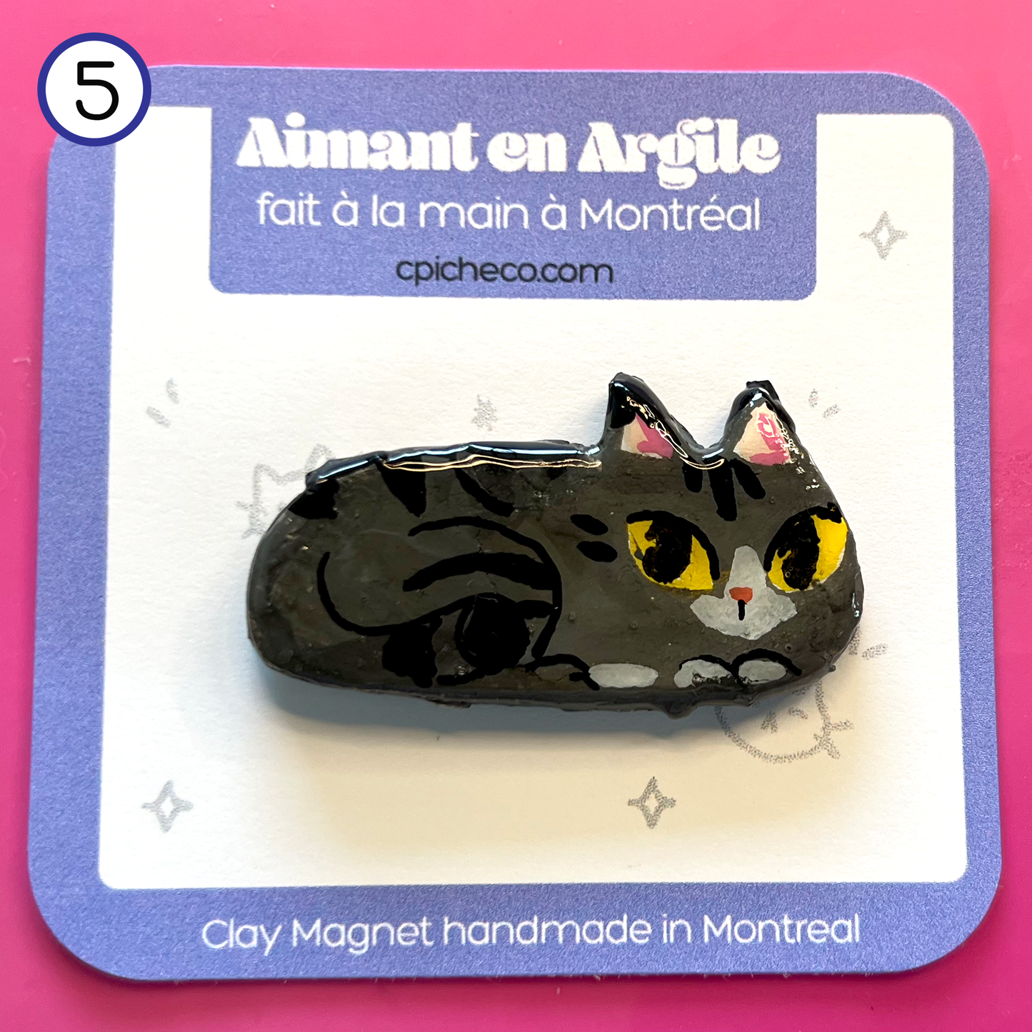 Clay Cats Pins or Magnets -  Aimants ou Épinglette en format de chat fait en Argile